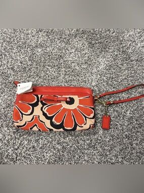 Coach NWT Poppy Floral Double Zip Wristlet